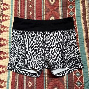 Lorna Jane Biker shorts size small Teal